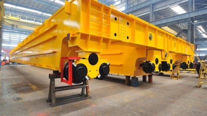 河南衛(wèi)華創(chuàng)新力作之YD250t鍛造起重機